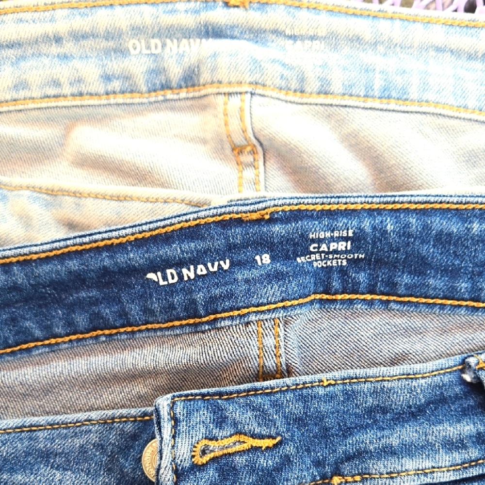Old Navy Blue Denim Capri Pants 18